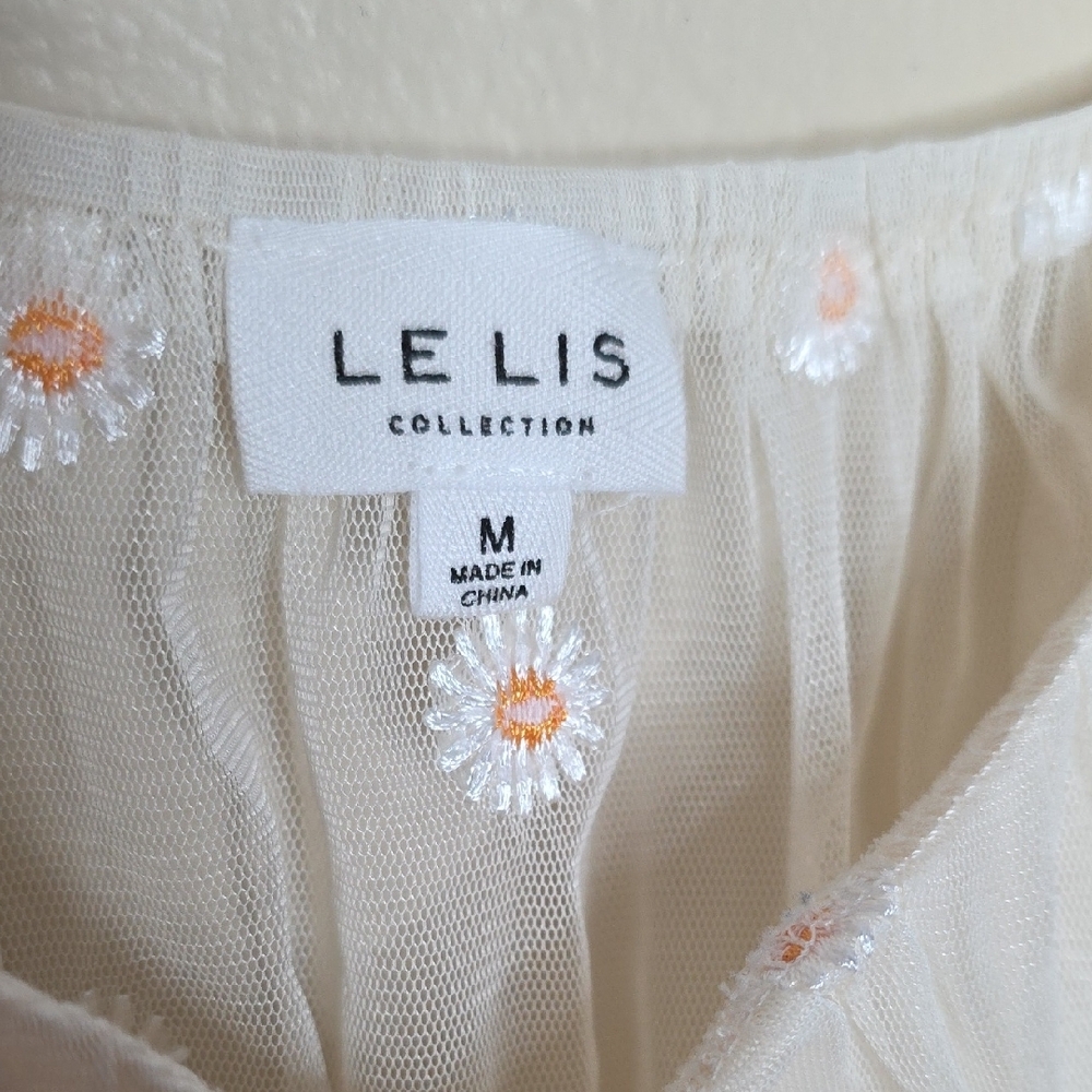 Le Lis Ivory Sheer Mesh Daisy Embroidered Crop Top Cottagecore Size Medium - Picture 3 of 11
